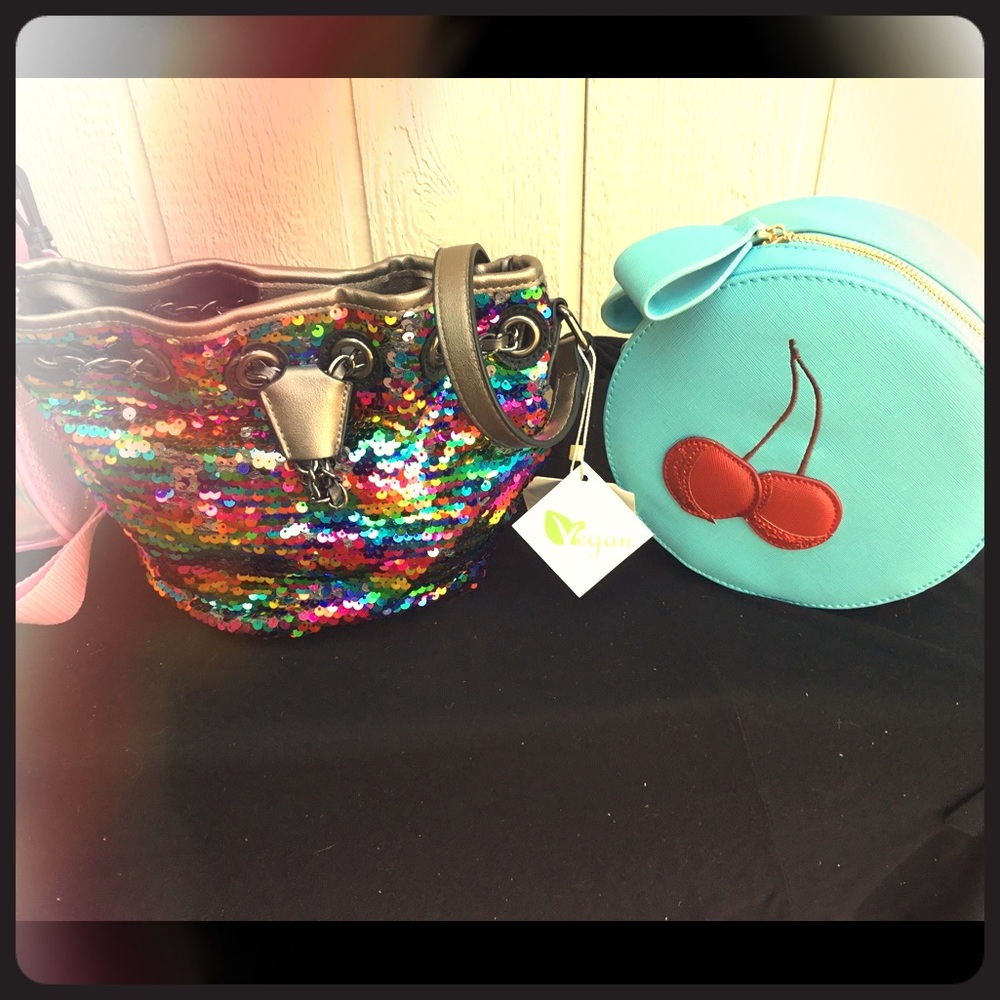 2 Bags1 Price Slay  Dec $'s.Super Shine Bag Round cross-bod Classy case w/🍒🆓💌